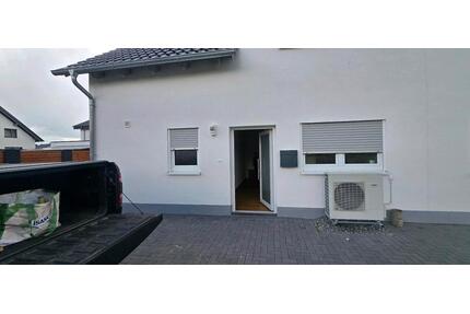Doppelhaushälfte - 1.530,00&nbsp;EUR Kaltmiete, ca.&nbsp; 130,00&nbsp;m&sup2; in Brakel (PLZ: 33034)