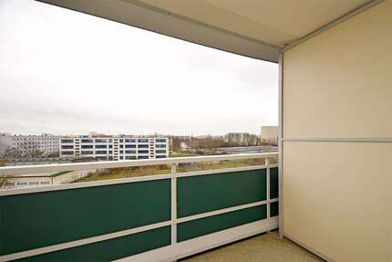 Wohnung zum Mieten in Halle (Saale) 246,48 € 31.53 m²