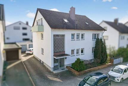 Vollvermietetes 3-Familienhaus mit Garten, 2 Garagen und 3 Balkonen in Rheinstetten-Forchheim - Rheinstetten / Forchheim