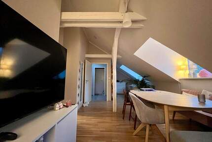 Helle 2-Zimmer-Dachgeschosswohnung im 