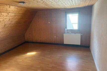 Dachgeschosswohnung in Schlaitdorf