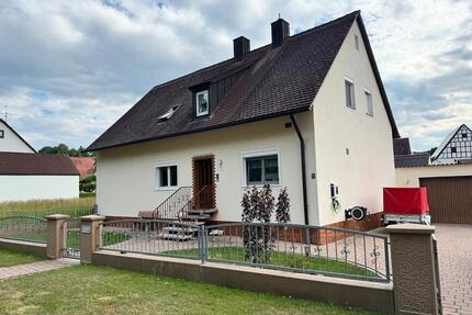 Familienidylle mit Pool und liebevoll gestaltetem Garten - Heilsbronn