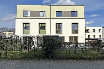 Haus zum Mieten in Hamburg 2.494,00 € 153 m²