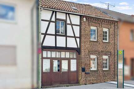 Haus zum Kaufen in Zülpich 160.000,00 € 121.18 m²