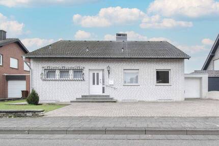 Die Sonne genießen: Gepflegtes EFH mit idyllischem Sonnengarten in Vorstadtlage - Nettetal Schaag