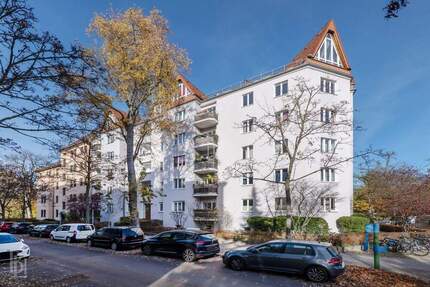 Sonniges Wohnglück in Steglitz: 2 Zimmer, Balkon & bequemer Aufzug - Berlin