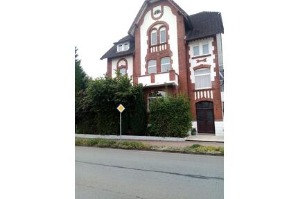 4-Zimmer-Wohnung +1 Hobbyraum im Stadtzentrum. Einbauküche. - Steinheim