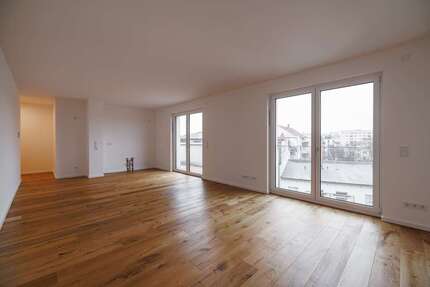 Wohnung zum Mieten in Leipzig 1.957,14 € 108.73 m²