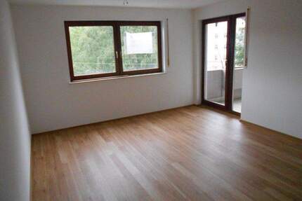 VERMIETETE 2 ZIMMERWOHNUNG - BALKON - EINBAUKÜCHE - LIFT - 2. OG - N-WÖHRD - Nürnberg Veilhof