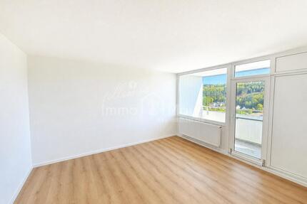 Erstbezug nach hochwertiger Renovierung: Moderne 3,5-Zimmer-Wohnung mit Fernblick in Werdohl