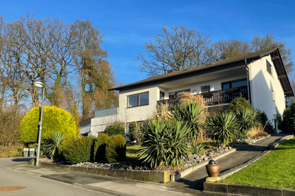 Haus zum Kaufen in Balve 450.000,00 € 243.75 m²