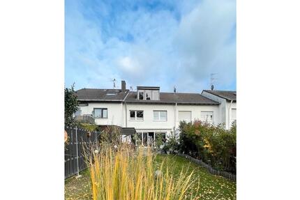 EFH mit Garten, PV & ausgebauten DG - provisionsfrei ‼️ - Köln Porz
