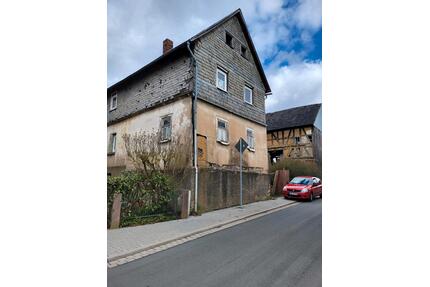 Renovierungsbedürftig Haus - 32.000,00&nbsp;EUR Kaufpreis, ca.&nbsp; 85,00&nbsp;m&sup2; in Bischoffen (PLZ: 35649)