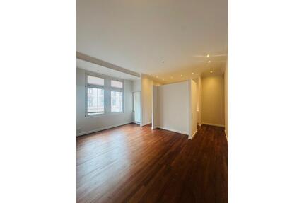 Zwei Zimmer Altbauwohnung mit Balkon - Frankfurt am Main Innenstadt 1