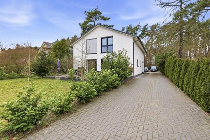 ***Großzügiges Wohnen im Grünen – EG mit Terrasse & Privatgarten*** - Schulzendorf