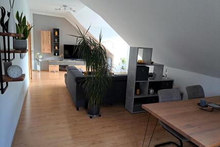 Helle 4-Zimmer Dachgeschosswohnung in 84048 Mainburg zu vermieten