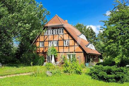 Stilvoll restauriertes Landhaus, ehemalige Pension mit viel Potenzial - Boren Kiesby