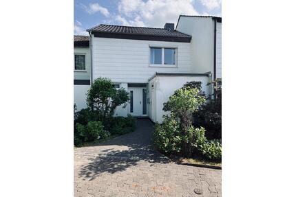 Provisionsfrei: Reihenhaus (4 Zimmer) mit Südgarten und Garage - Bremen Huchting