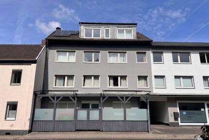 Clever investieren! Attraktives Mehrfamilienhaus in Bergisch Gladbach - Refrath