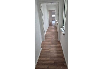 große 2 Zimmerwohnung neu saniert in Solingen Mitte