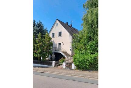 Freistehendes Ein- oder Zweifamilienhaus mit großem Grundstück - Haundorf