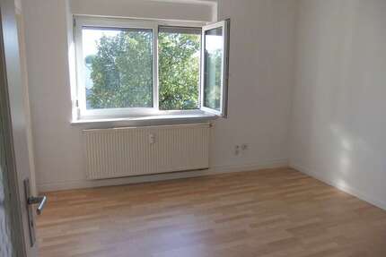 Wohnung zum Mieten in Augsburg 440,00 € 32.49 m²