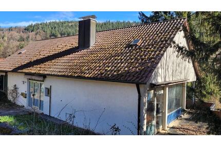 Charmantes Einfamilienhaus in traumhafter Hanglage - Unterreichenbach