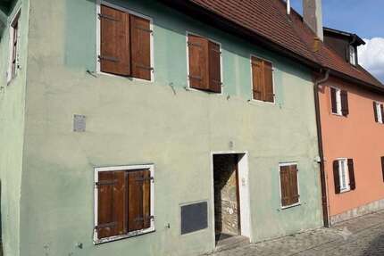 Haus zum Kaufen in Dinkelsbühl 85.000,00 € 80 m²