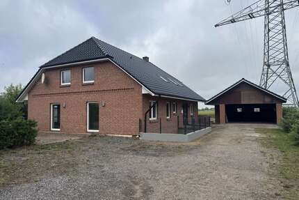 Haus zum Mieten in Bornhöved 2.000,00 € 244 m²