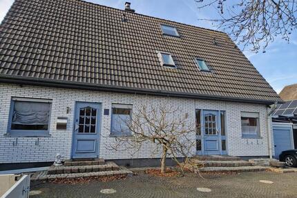 Einfamilienhaus mit viel Nutzfläche in gefragter Lage - Übach-Palenberg