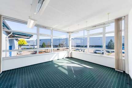 Büro in Freiberg 1.500,00 € 125 m²