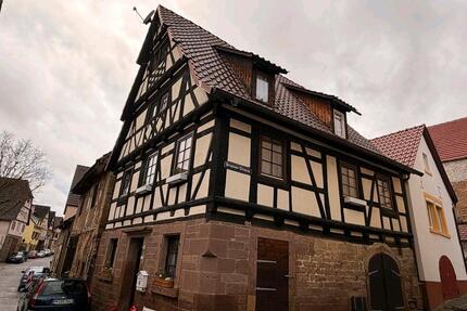 Charmantes Fachwerkhaus mit Scheune in der historischen Altstadt - Knittlingen