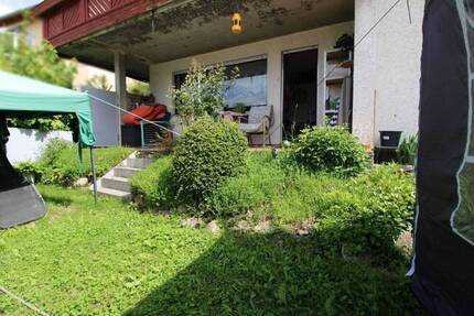 Einfamilienhaus mit Einliegerwohnung - Garten, Terrasse, Balkon und 3 Garagen - Nagold Emmingen