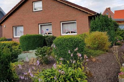 Haus zur Miete in Zetel - 1.000,00&nbsp;EUR Kaltmiete, ca.&nbsp; 105,00&nbsp;m&sup2; in Zetel (PLZ: 26340)