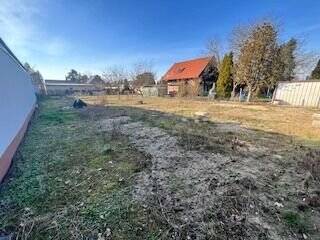 Sonniges Baugrundstück mit aktuellem Bauvorbescheid in ruhiger Wohnlage - Oranienburg