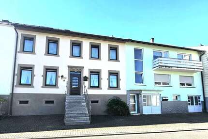 Haus zum Kaufen in Schmelz 220.000,00 € 270 m²