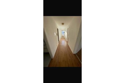 Helle 3-Zimmer-Wohnung mit Wintergarten und Garage - Eislingen (Fils)