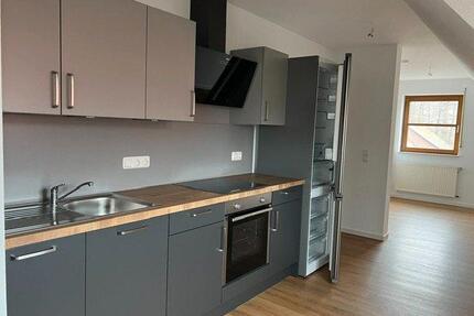Streufdorf: Schöne Single-Wohnung renoviert 30 qm zu vermieten - Hildburghausen