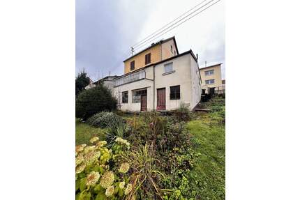 Freistehendes Einfamilienhaus mit Garten in Illingen - Sanierungsobjekt mit Potenzial