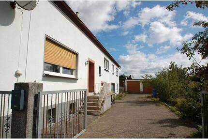 Zweifamilienhaus in kinderfreundlicher Lage - Mehlingen