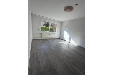 Sonnige 3-Zimmer-EG-Wohnung mit EBK und Terrasse in GP-Ursenwang - Göppingen Bruckwasen