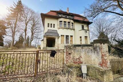 Haus zum Kaufen in Ebersbach-Neugersdorf 125.000,00 € 550 m²