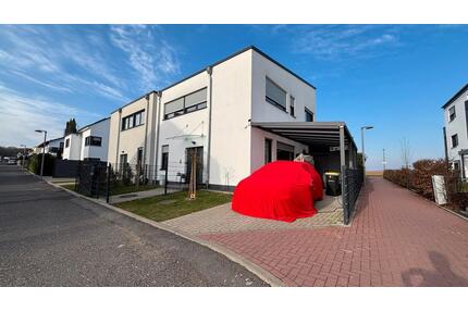 Neuwertige DHH in Langenselbold –Ihr Traum vom Wohnen am Feldrand