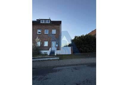 Haus zum Kaufen in Düren 289.000,00 € 237 m²