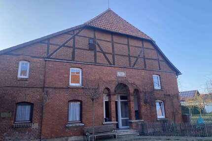 Haus zum Kaufen in Springe 249.000,00 € 180 m²