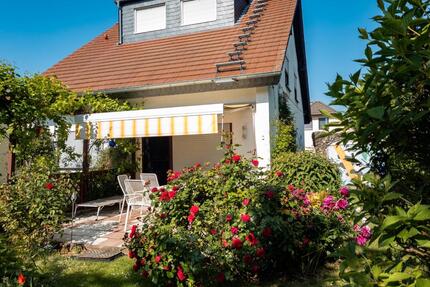Exklusives Einfamilienhaus mit separater Wohneinheit & Dachstudio - Armsheim