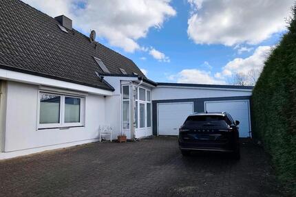 Modernisiertes Heim mit Garten, Garage und viel Platz! - Bornhöved