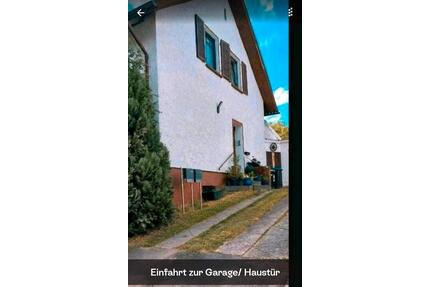 Freistehendes 1-2 Familienhaus in begehrter Lage mit Traumgarten - Homburg