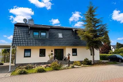 Großzügiges Zweifamilienhaus in bester Lage von Dieskau - Kabelsketal