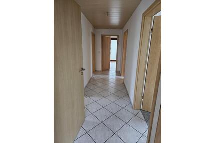 Helle Mansardenwohnung in Zweifamilienhaus - Atting